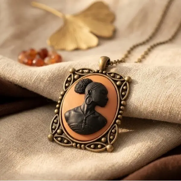 Pendentif camée afro bohème - portrait femme noire - collier fierté africaine.