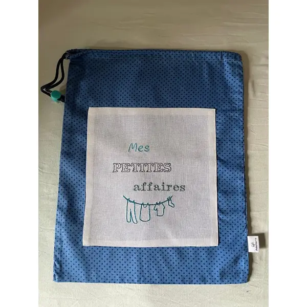 Pochon en coton brodé "mes petites affaires"