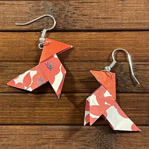 Boucles d'oreilles origami cocotte fleurs rouges v2
