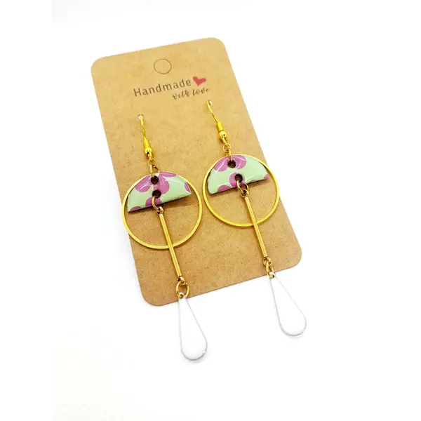 Boucles d'oreilles en papier résiné