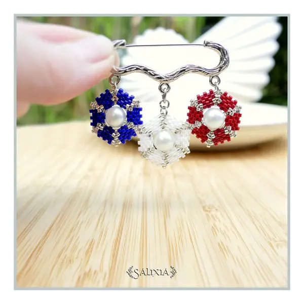 Broche tissée perles japonaises bleu blanc rouge perles nacrées blanches (#br21)