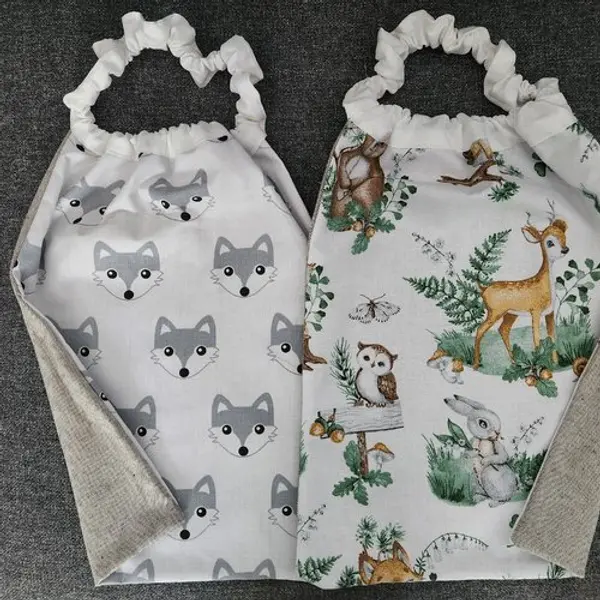 2 serviettes de table - grands bavoirs, serviettes cantine, maternelle, école, loisirs (thème : renards et animaux de la forêt)