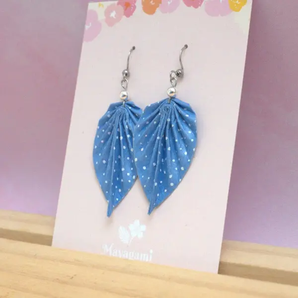 Boucles d'oreilles feuilles origami bleu, bijoux papier japonais, cadeau fait main femme