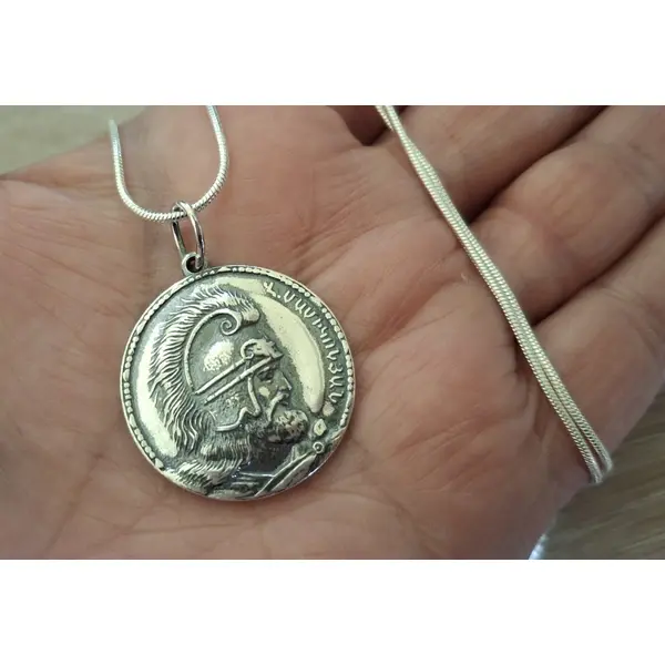 Pendentif en argent sterling vardan mamikonyan & signe de l’éternité