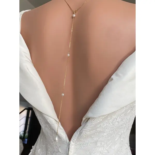 Collier de dos mariage perles et cristaux – bijou de mariée élégant -estilo