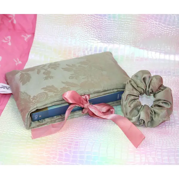 Duo lecture : pochette manga ou poche & chouchou assorti