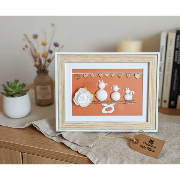 Cadre décoratif romantique trio de chats blancs