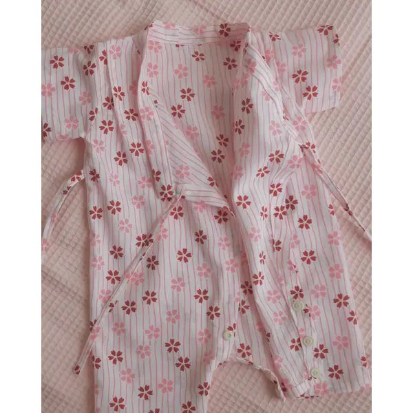 Ensemble bébé japonais 0–3 mois – cadeau de naissance poétique – motif fleurs de cerisier (sakura)