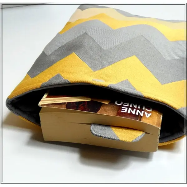 Pochette pour livre de poche avec son marque page assorti