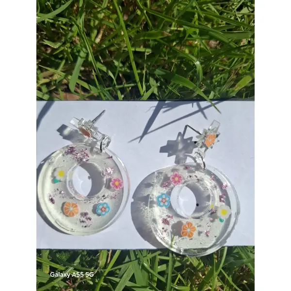 Jardin pastel – boucles d’oreilles fleuries et délicates