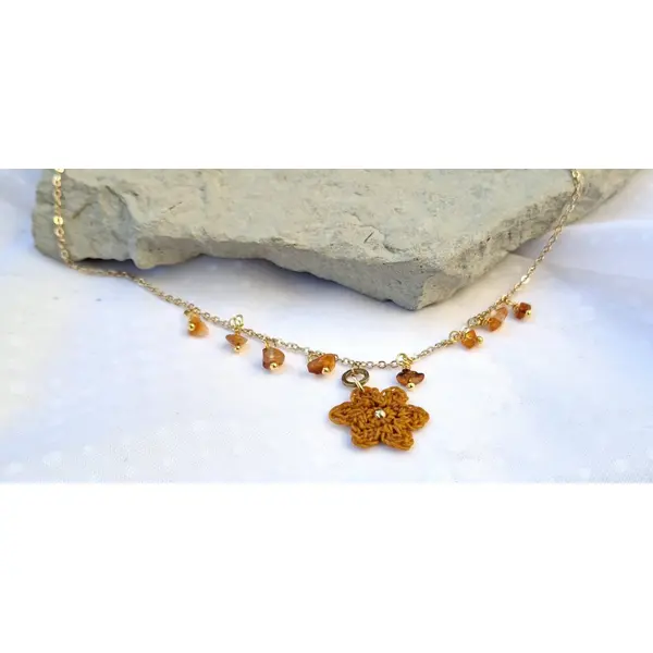 Collier ras du cou "camel & cornaline"