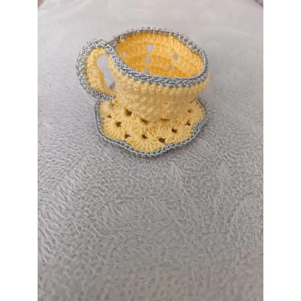 Petite tasse jaune au crochet fait main, décoration artisanale