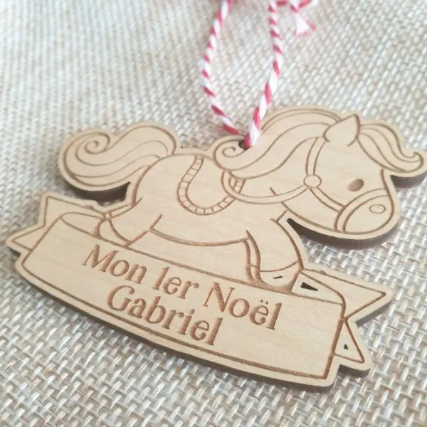 Cheval en bois décoration personnalisée