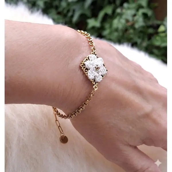 Bracelet fleur au crochet & acier doré
