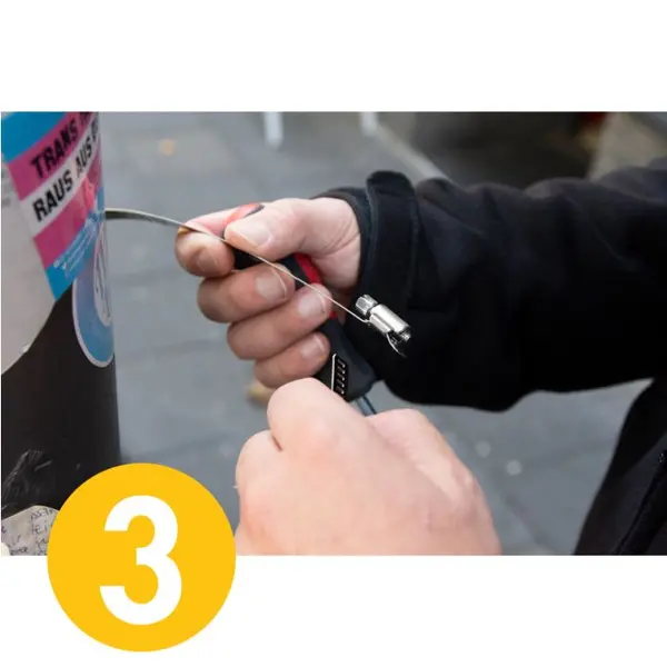 Porte-drapeau pour lampadaire
