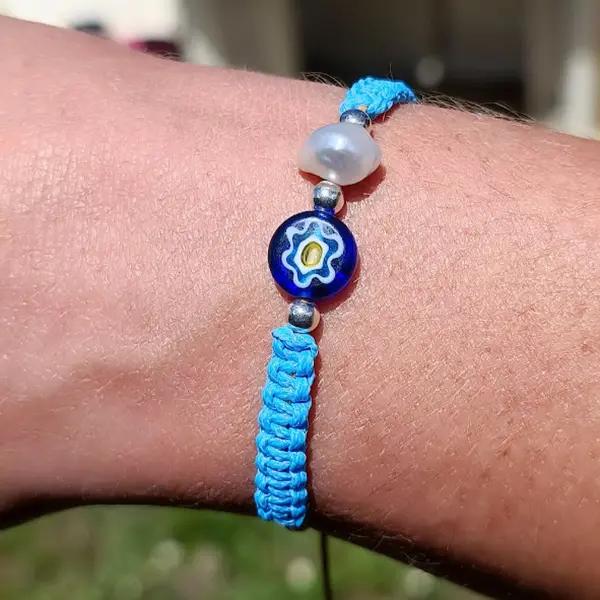 Parure boucles et bracelet assorti, keshis de tahiti et fleurs bleues sur argent 925 rhodié poinçonné