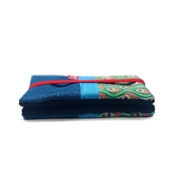 Portefeuille compact femme similicuir turquoise et tissu plumes de paons avec élastique