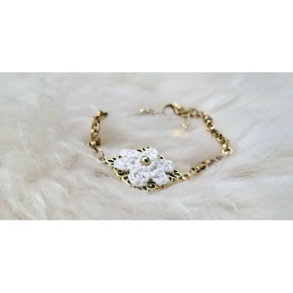 Bracelet fleur au crochet & acier doré