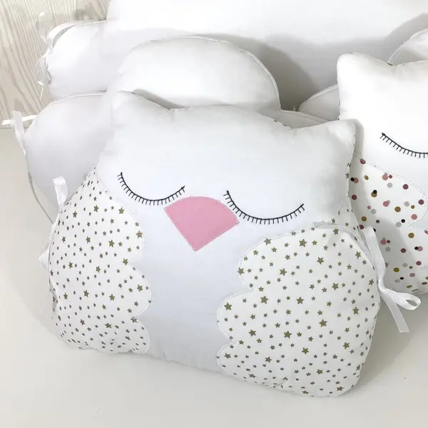 Coussin hibou pour tour de lit. promotion