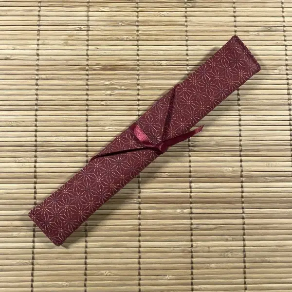 Etui à baguettes bordeaux petits motifs