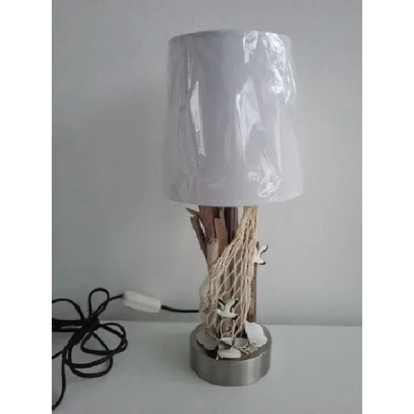 Lampe marine (blanc/argenté) avec bois flotté/filet de pêche/coquillages - haut 40 cm