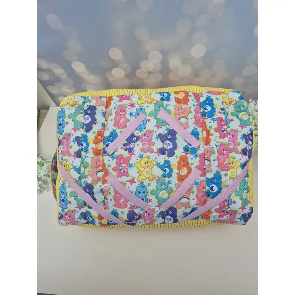 Coussin de lecture personnalisé brodé – support livre mains libres – coussin repose livre - liseuse - poche – cadeau lecteur
