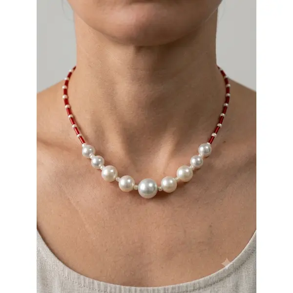Collier ras du cou fait main perles rouges tubes et perles rondes blanches élégantes
