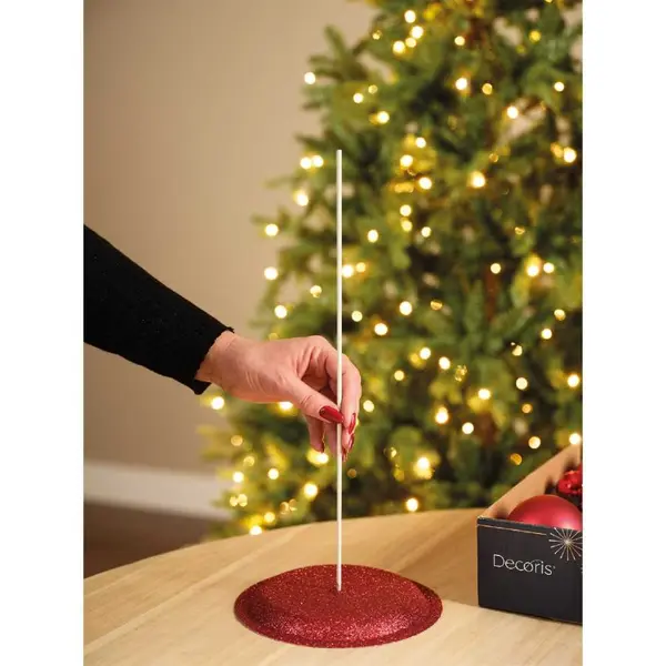 Pyramide de boules de Noël rouges