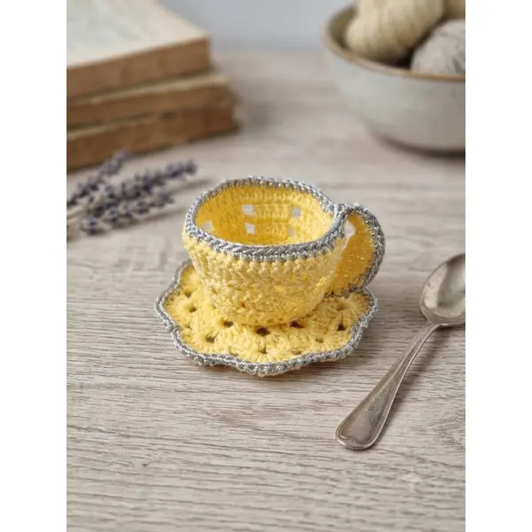 Petite tasse jaune au crochet fait main, décoration artisanale