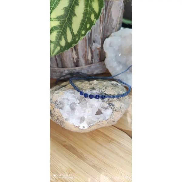 Bracelets ajustables en micro-macramé et pierres naturelles