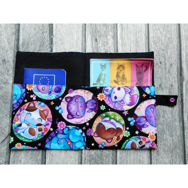 Protège carnet de santé pour chat, chats mignons bulles violet, etui passeport ou range ordonnances, nom brodé
