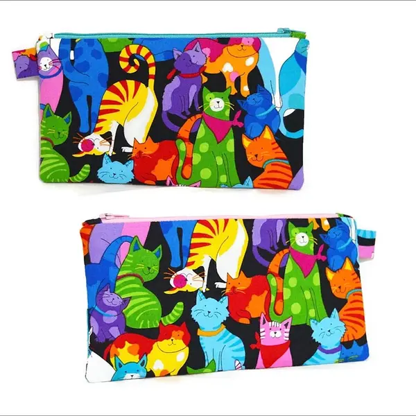 Trousse pour crayons ou pochette pour sac à main, motifs petits chats colorés