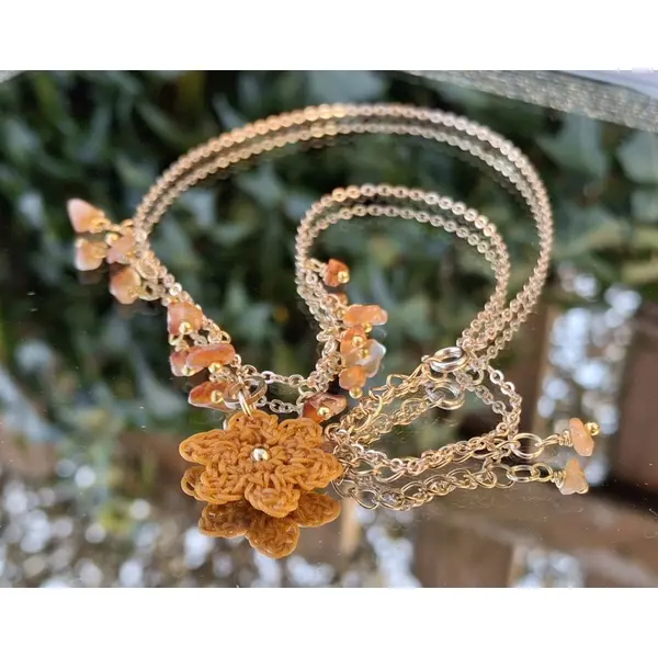 Collier ras du cou "camel & cornaline"