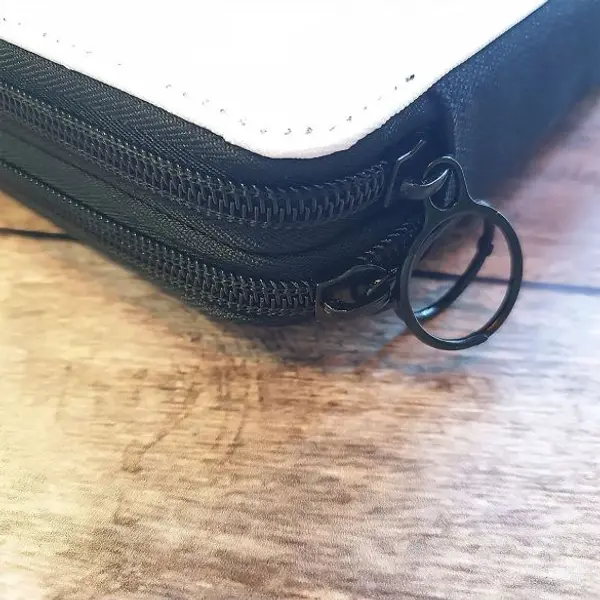 Trousse remplie crayons feutres personnalisée Daim