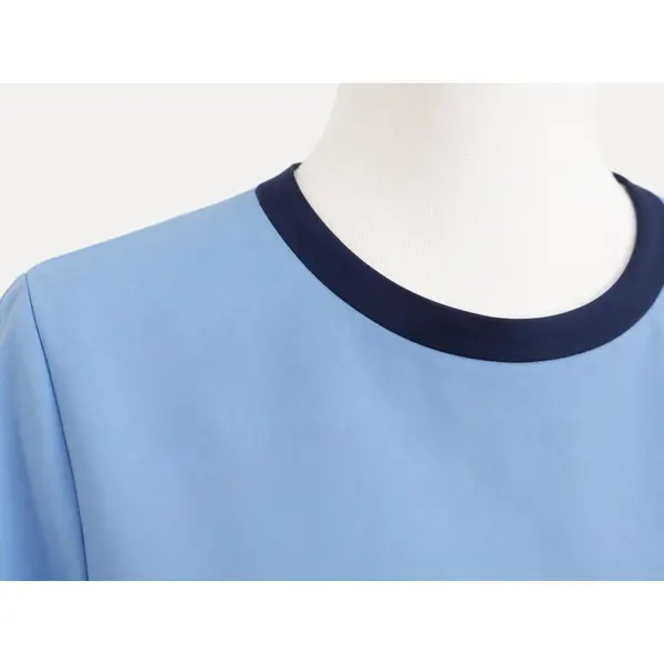 Robe ample bleue à volants – taille 40/42 – fleur brodée – pièce unique