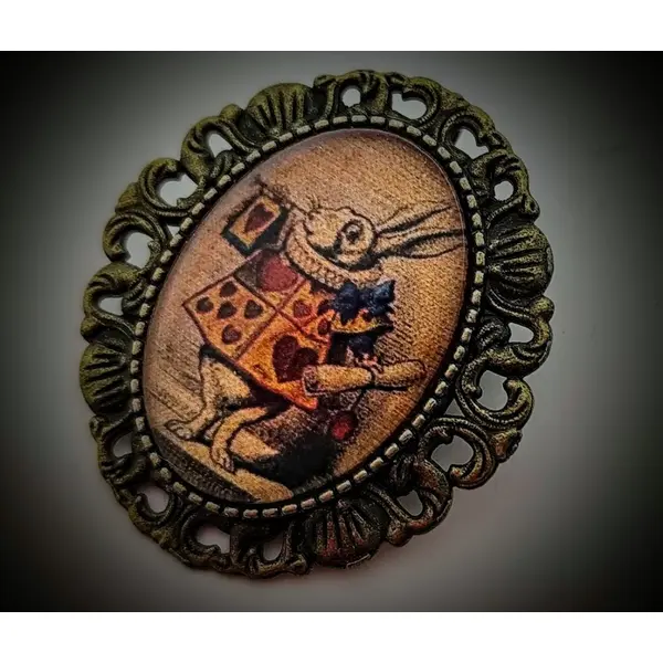 Broche gothique poétique lapin blanc - univers cabinet de curiosités alice - cadre bronze victorien