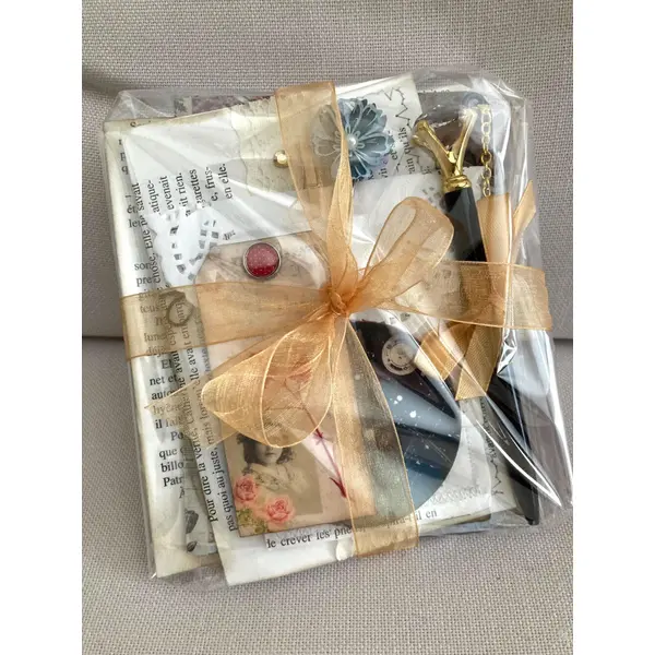 Coffret créatif vintage – carnet - accessoires scrapbooking – junk journal – papeterie artisanale – cadeau fait main