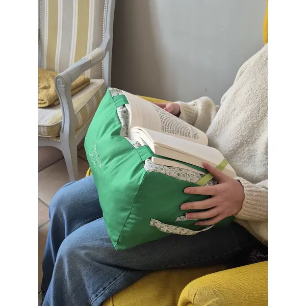 Coussin de lecture personnalisé brodé – support livre mains libres – coussin repose livre - liseuse - poche – cadeau lecteur