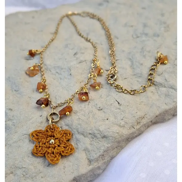 Collier ras du cou "camel & cornaline"