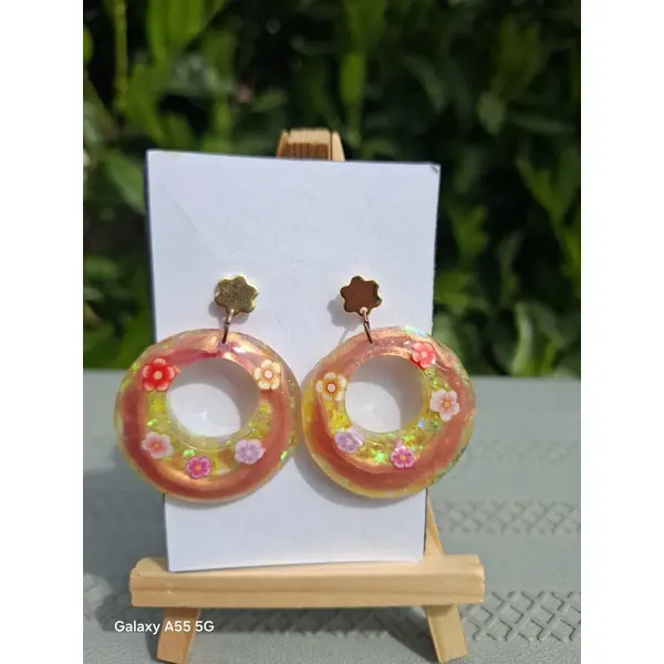 Jardin doré – boucles d’oreilles fleuries nacrées