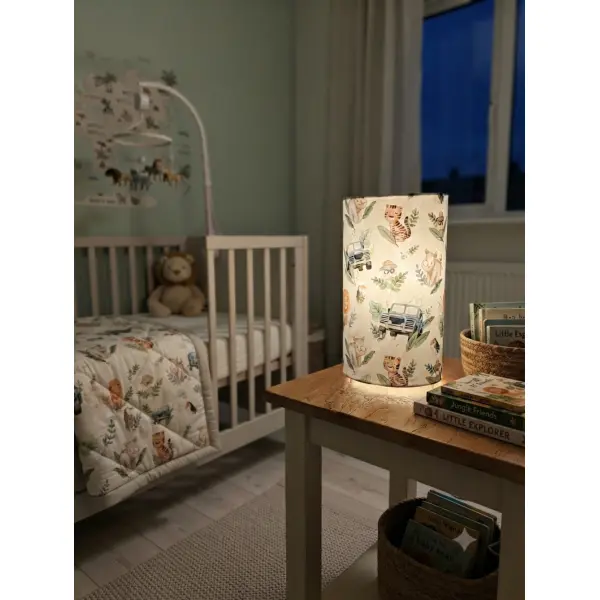 Lampe enfant safari luminaire jungle pour chambre bébé, lion et explorateur, déco savane et aventurier, cadeau naissance