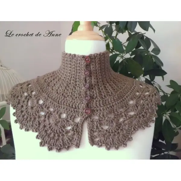 Tour de cou / col marron taupe , de style victorien orné d'une belle bordure dentelle !