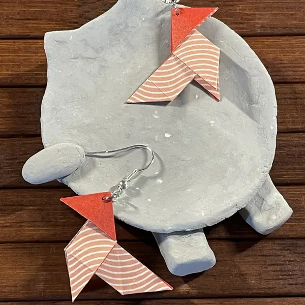 Boucles d'oreilles origami cocotte saumon vagues