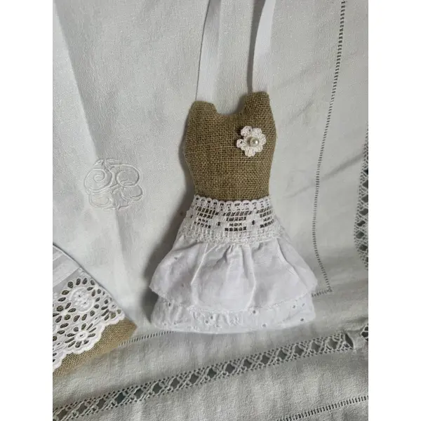 Lot ** 2 robes esprit provence ** lin et broderie anglaise
