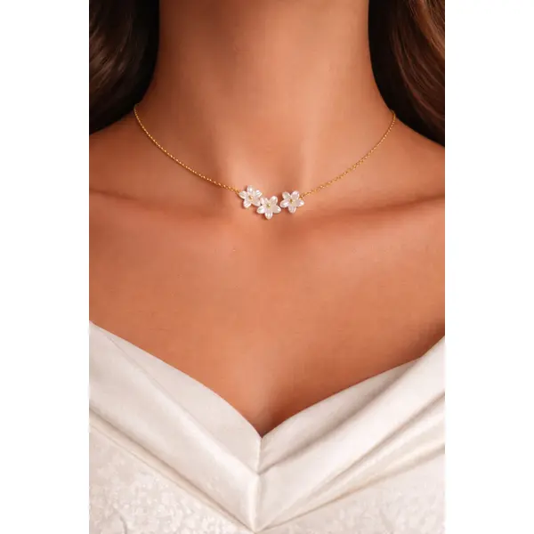 Collier de dos mariée en perles dorées – bijou élégant pour mariage-robe dos nu -éloria