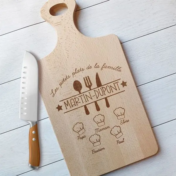 Planche à découper en bois gravée personnalisée Famille