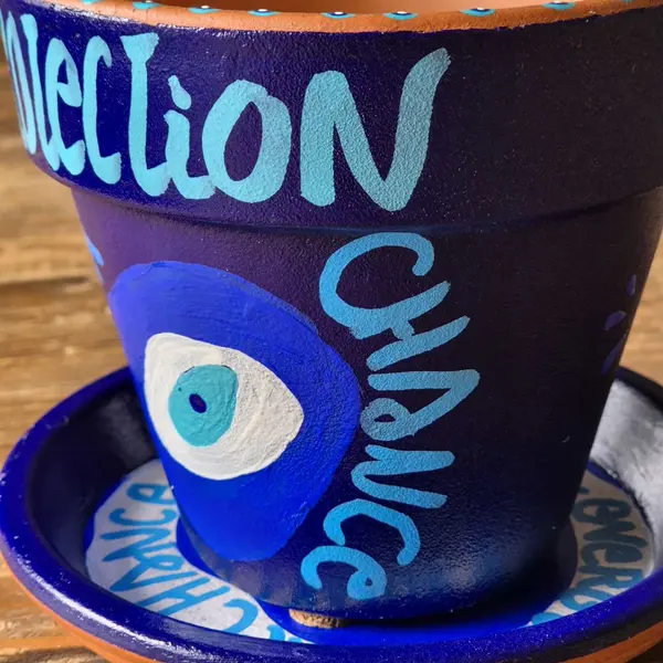 Cache-pot peint à la main - l'oeil bleu