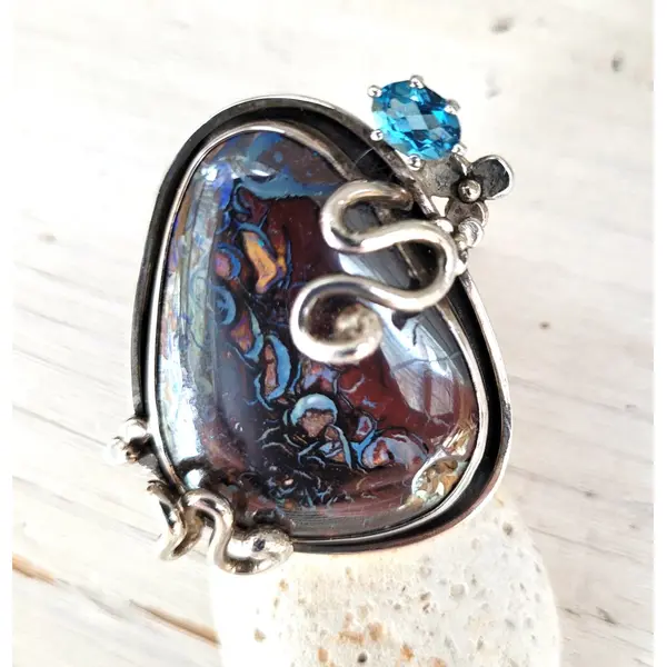 Splendide bague ajustable en argent 925 , avec cabochon koroit boulder opale d'australie et topaze bleue : cadeau pour elle !!!
