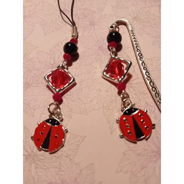 Duo marque-page & bijou de sac "coccinelle émaillée plate"