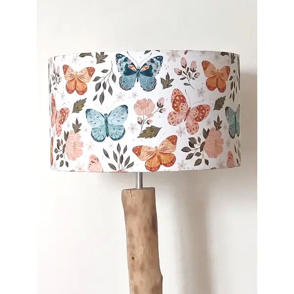 Abat-jour papillons colorés – luminaire artisanal français, déco nature, romantique, bohème, chambre, salon, idée cadeau
